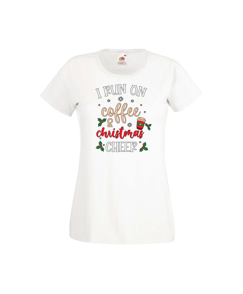 Дамска тениска Коледа I Run On Coffee and Christmas Cheer Дамска тениска Коледа I Run On Coffee and Christmas Cheer